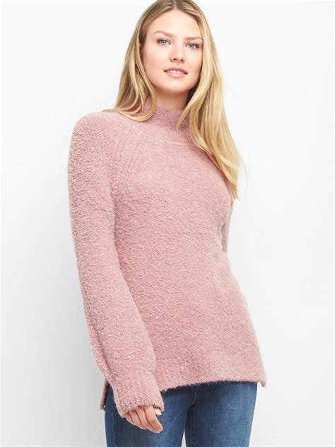 Women Women. . Gap pink sweaters